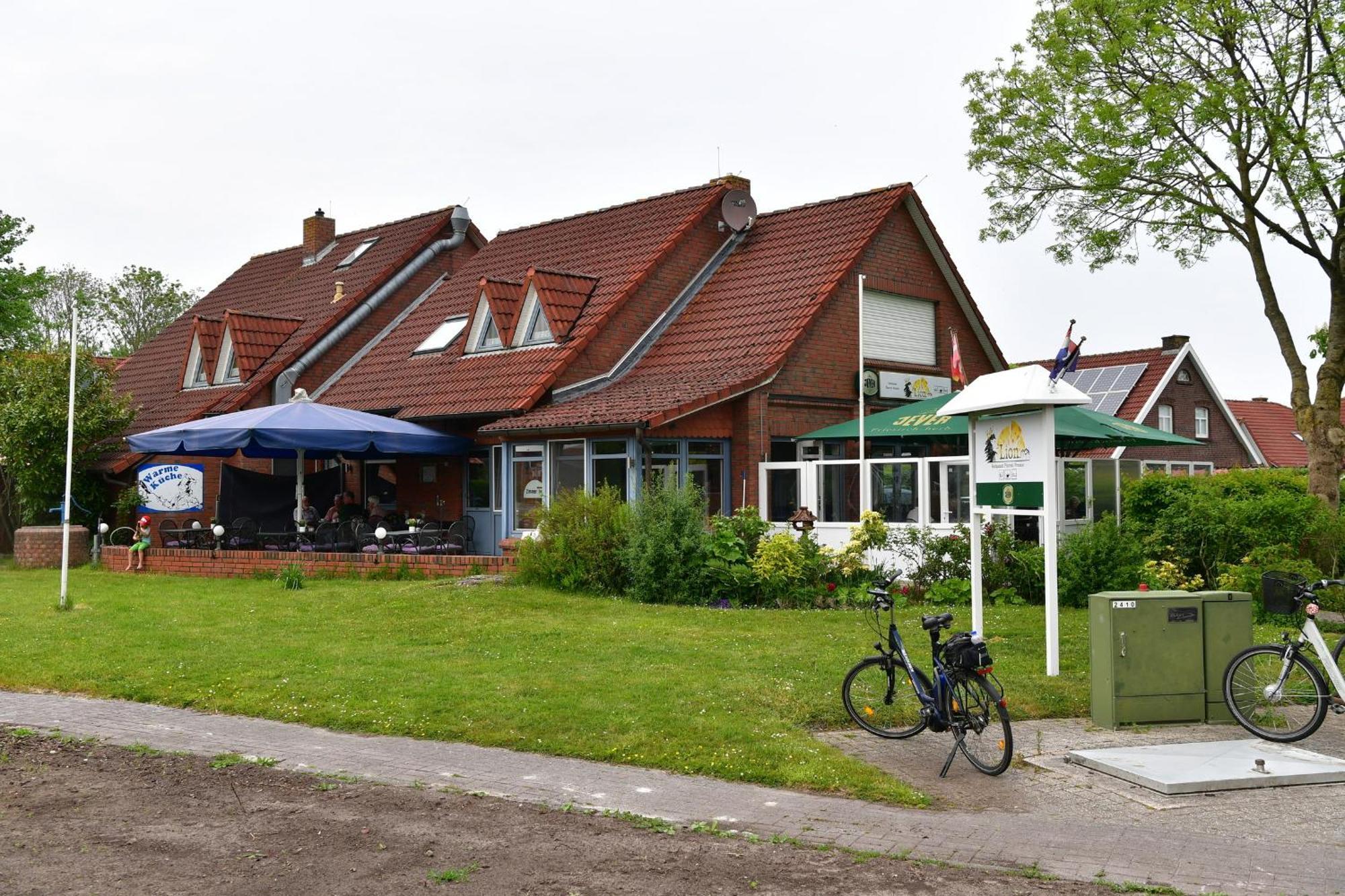 Pension Restaurant Pizzeria Lion Krummhörn Kültér fotó