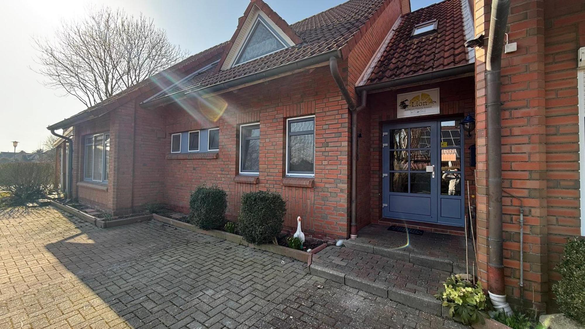 Pension Restaurant Pizzeria Lion Krummhörn Kültér fotó